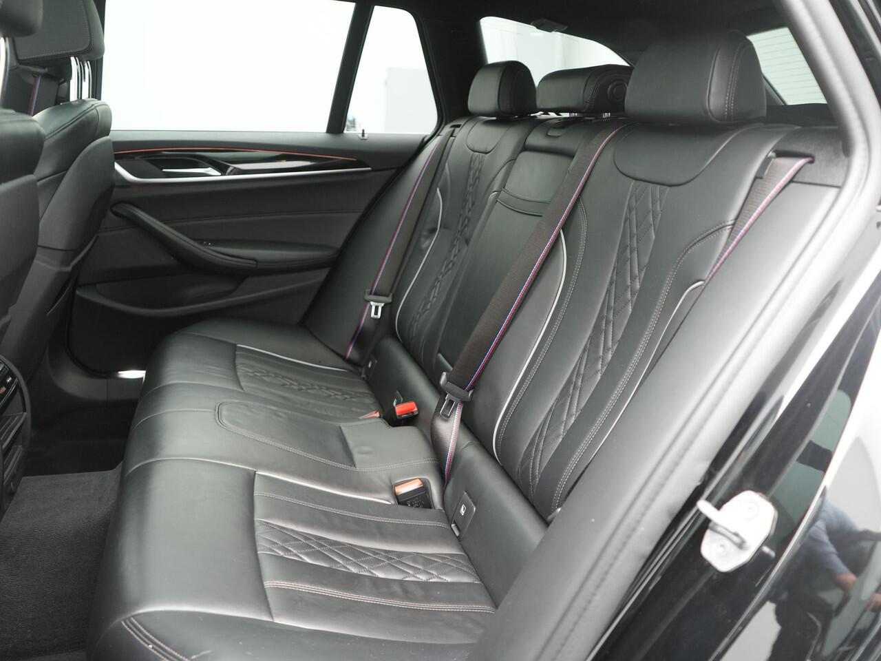 BMW 5-SERIE Touring 520i High Executive Edition - RIJKLAARPRIJS - M-Sport - Achteruitrijcamera - Elektrisch Glazen schuif-/kanteldak