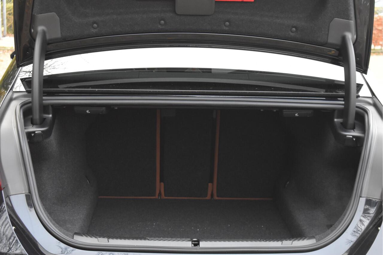 BMW 5-SERIE 520i M-Sport Comfort pack 208 pk | Vol | Pano.dak | HUD | Harman/Kardon | Keyless | Memory stoelen | 360 gr.camera | Stoelverkoeling