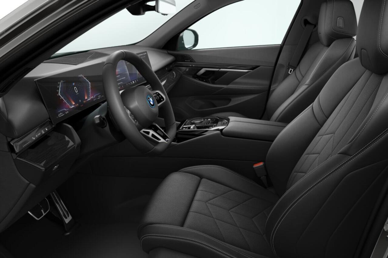 BMW 5-SERIE Sedan 530e M Sport Edition | Travel Pack