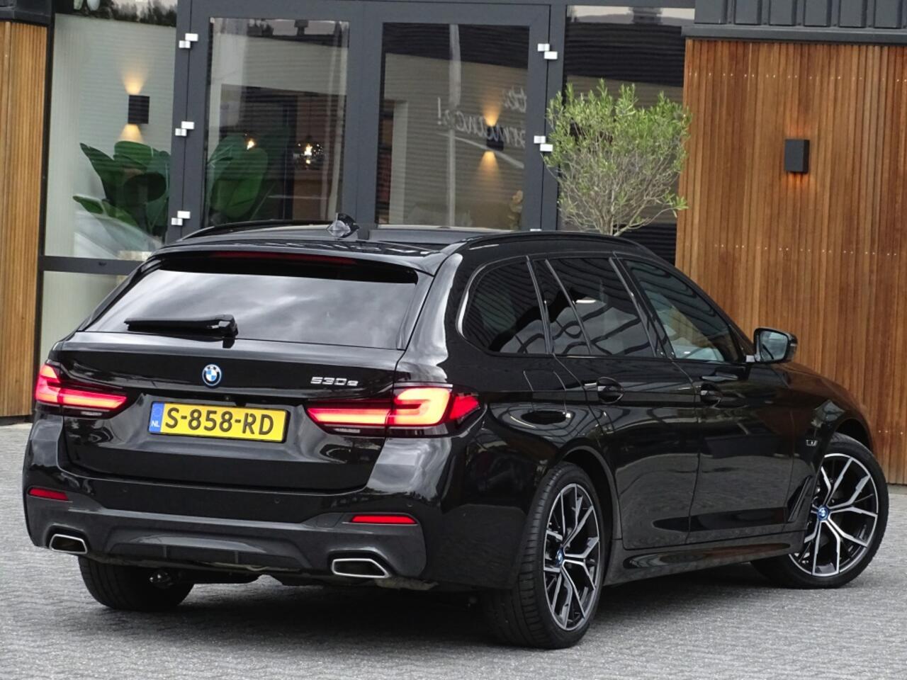 BMW 5-SERIE 530e 292PK / M-sport / Morel Audio / ACC / 2022