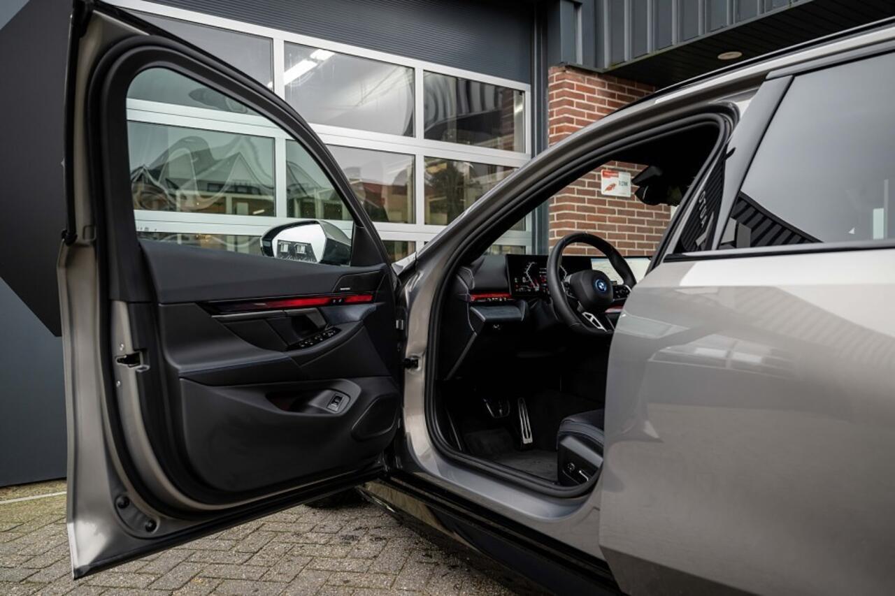 BMW 5-SERIE 530e xDrive M Sport | Harman/Kardon | Trekhaak | Camera | ACC | Leder | 19 Inch |