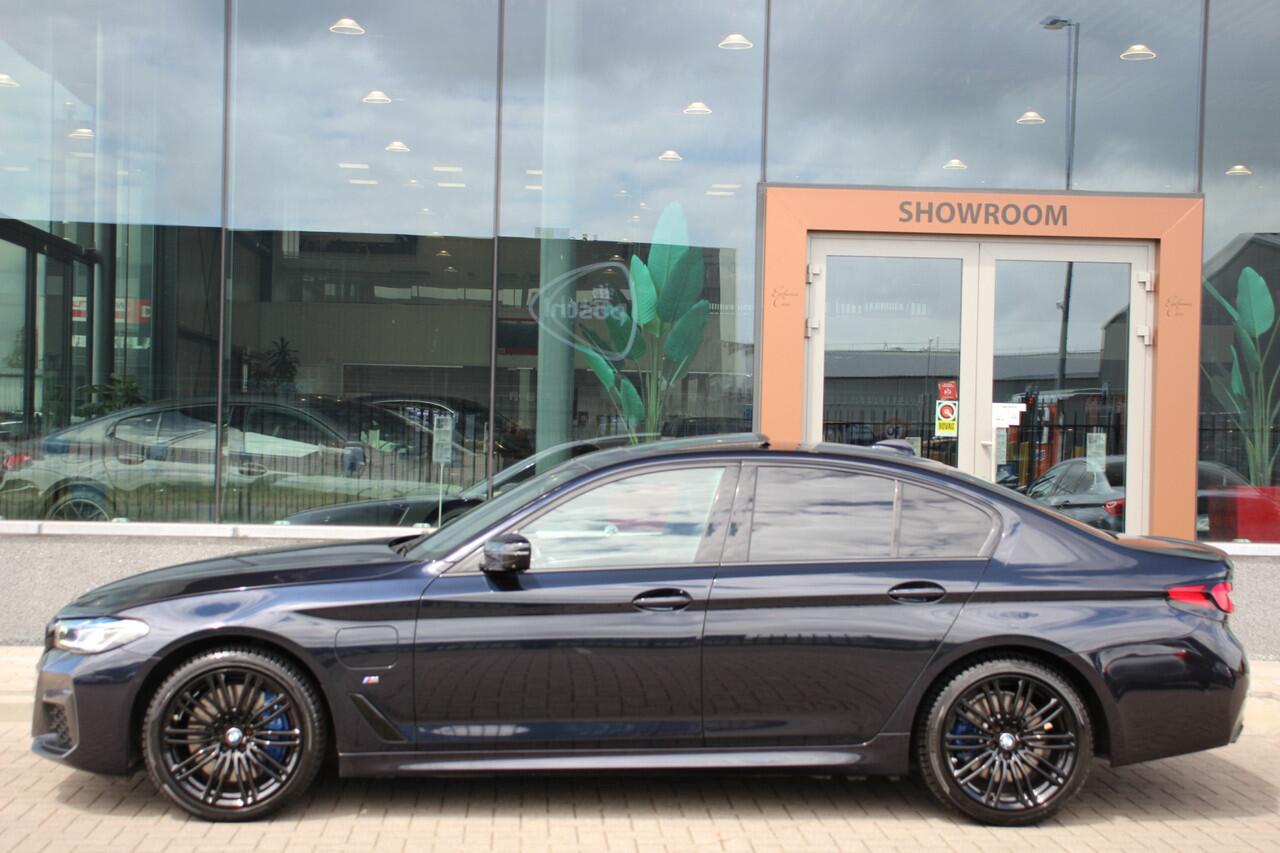 BMW 5-SERIE 545e xDrive M-Sport | Schuifdak | 360 | Head Up | ACC | El.Trekhaak