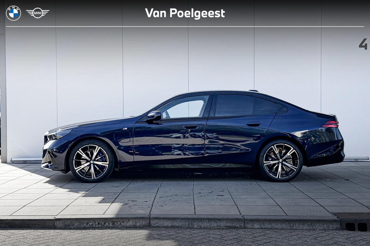 BMW 5-SERIE Sedan 550e xDrive M-Sport Pro / CoPilot / Bowers & Wilkins / Adaptief onderstel professional / LED koplampen adaptief / Stoelventilatie / Trekhaak Zwenkbaar / 20 inch / Selections