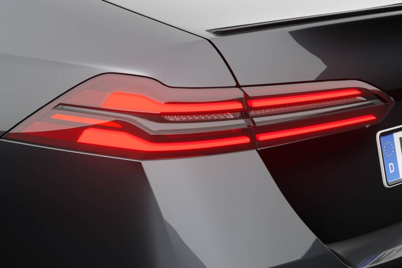 BMW 5-SERIE Sedan 530e M Sport Edition | M Sport Pro | Innovation Pack | Travel Pack | Comfort Pack