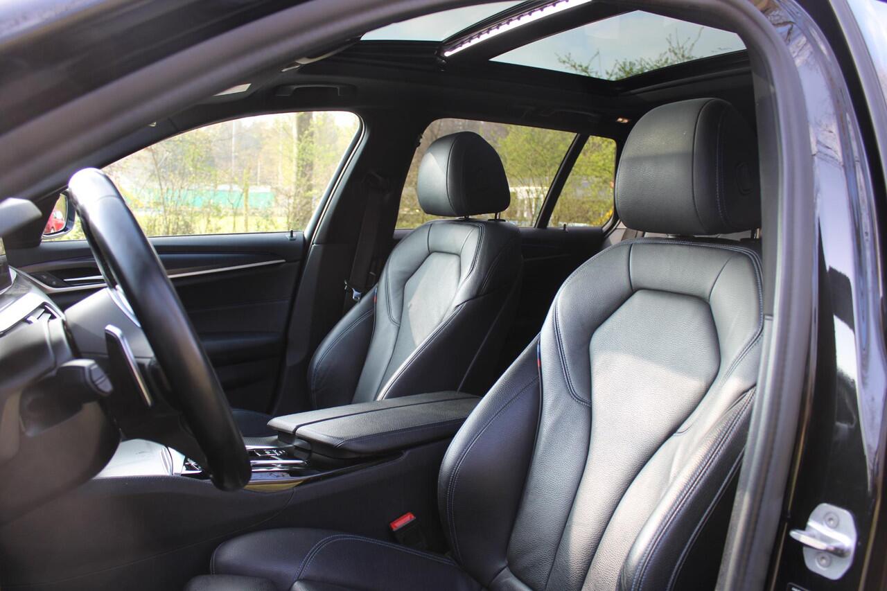 BMW 5-SERIE Touring 540i xDrive Touring M Sportpakket, Panoramadak, M leerstuurwiel, 4-zone, DAB, Grootlicht assistent, BMW Live Cockpit Professional, Adaptieve LED-koplamp, ect.