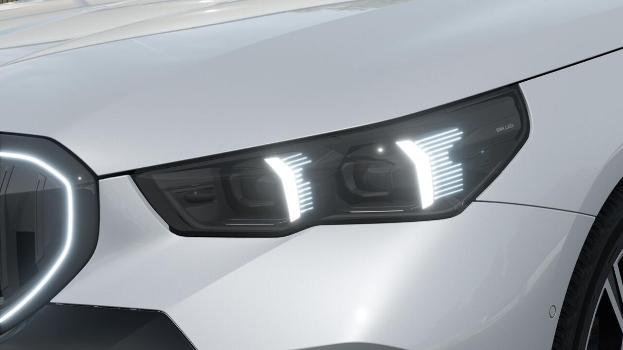 BMW 5-SERIE Touring 530e M Sport Automaat / Trekhaak / Achteruitrijcamera / Adaptieve LED / Parking Assistant / Stoelverwarming