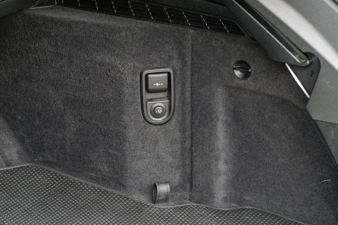 BMW 5-SERIE 530 530e Business Edition Plus | M Sport | Leder | Camera | ACC | Trekhaak | 19 Inch |