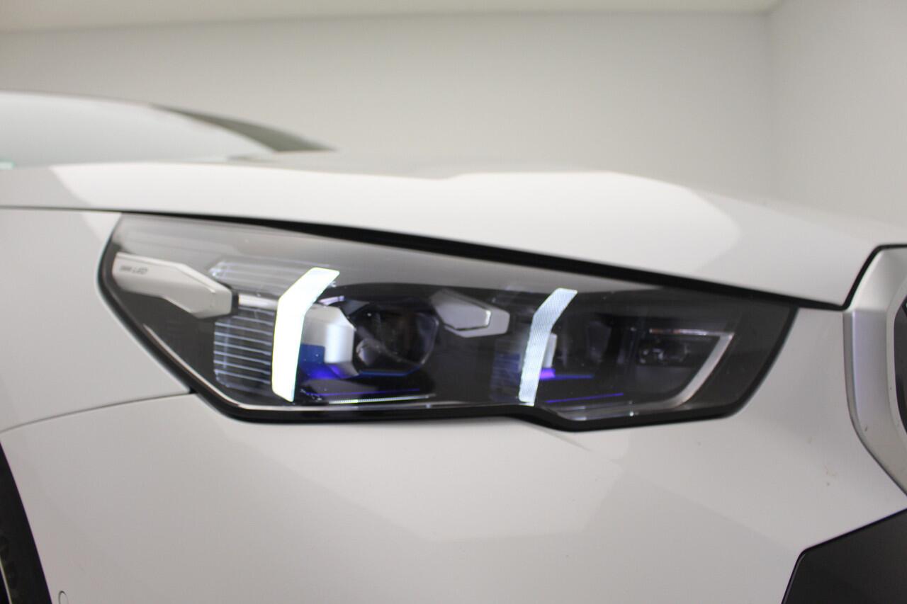 BMW 5-SERIE Touring 520i M-Sport | Driving Assistant Plus | Harman Kardon | Panorama | Standkachel | Trekhaak | Mild Hybid