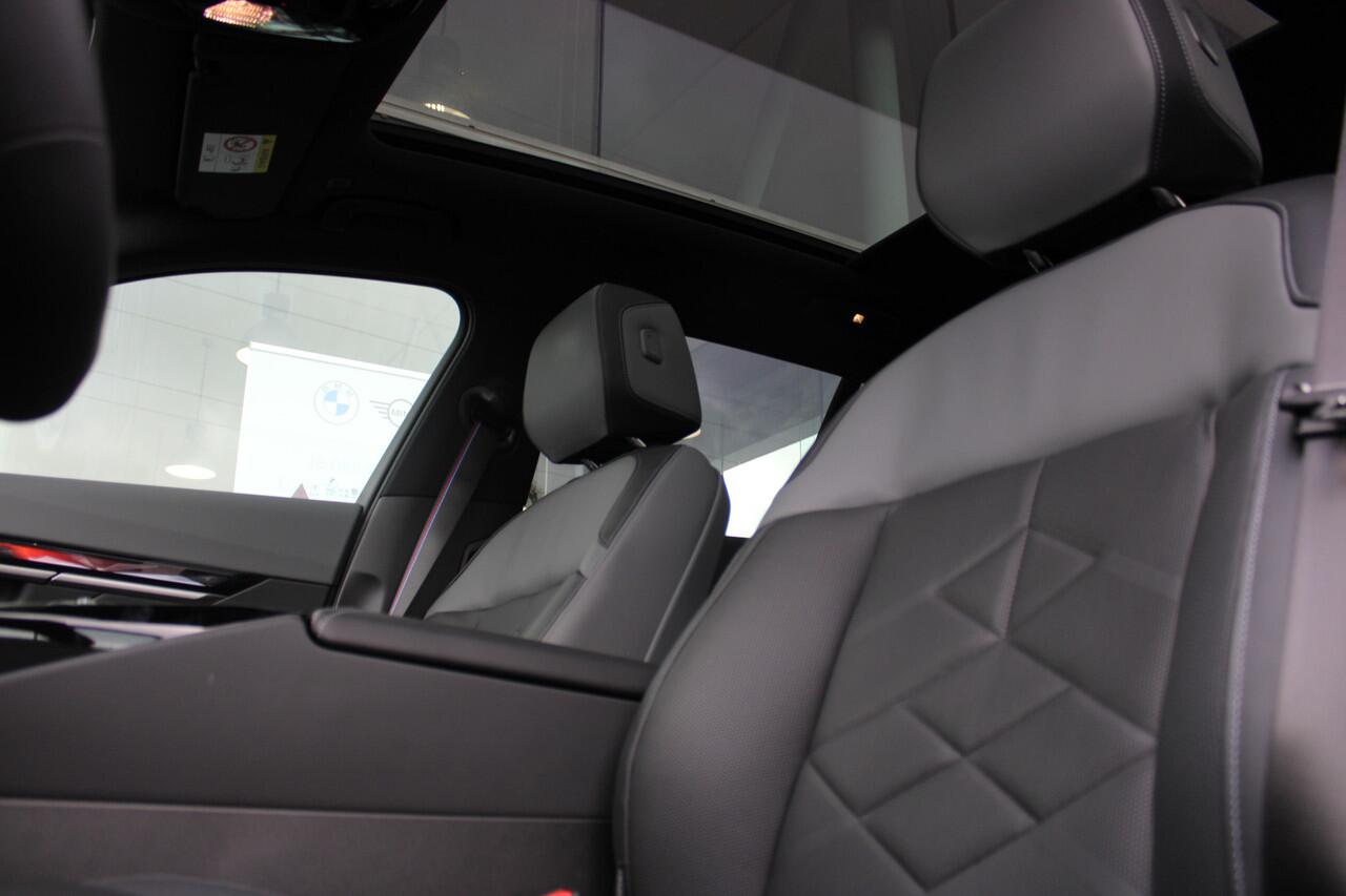 BMW 5-SERIE Touring 530e M Sport Automaat / Panoramadak / Trekhaak / Bowers & Wilkins / Adaptief onderstel professional / Parking Assistant Professional / Stoelventilatie