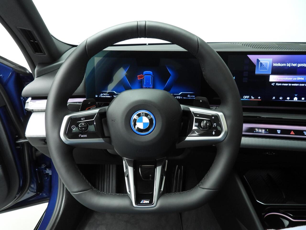 BMW 5-SERIE Touring 530e | M-Sportpakket | LED | Navigatie | Active cruise | Trekhaak | Schuifdak | DAB | HArman-kardon sound | Alu 19 inch