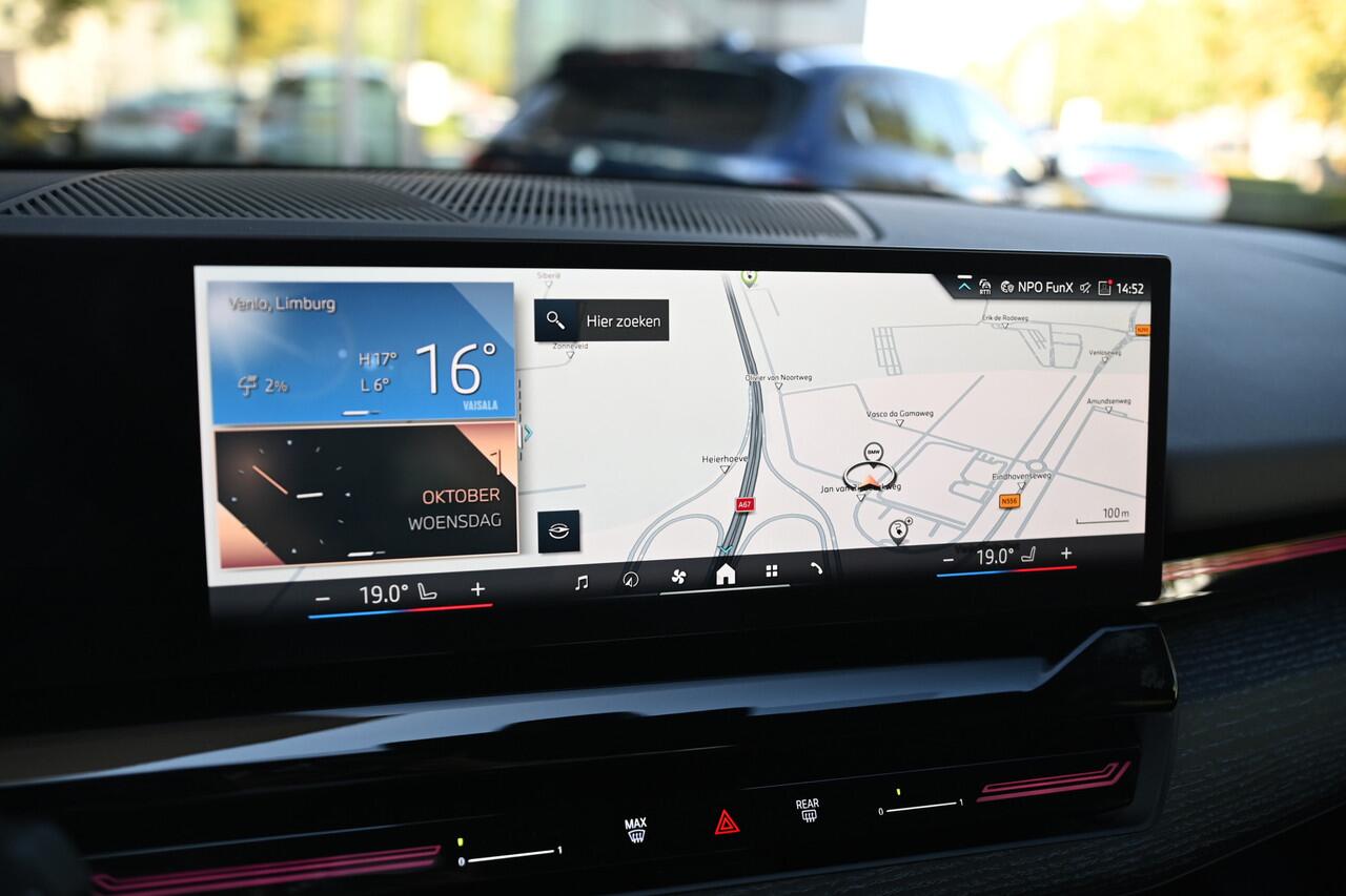 BMW 5-SERIE Touring 530e M Sport Automaat / Trekhaak / Active Cruise Control / Achteruitrijcamera / M Sport onderstel / Comfort Access / Adaptieve LED