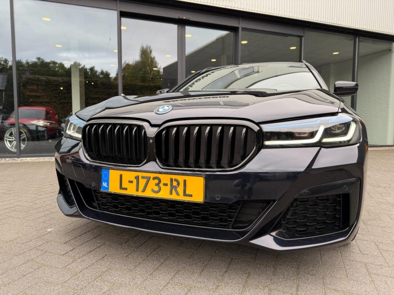 BMW 5-SERIE 530e M-Sport,Laser LED,Sport/Comf. zetels,Memory,Cam 360,Trekhk Elekt.