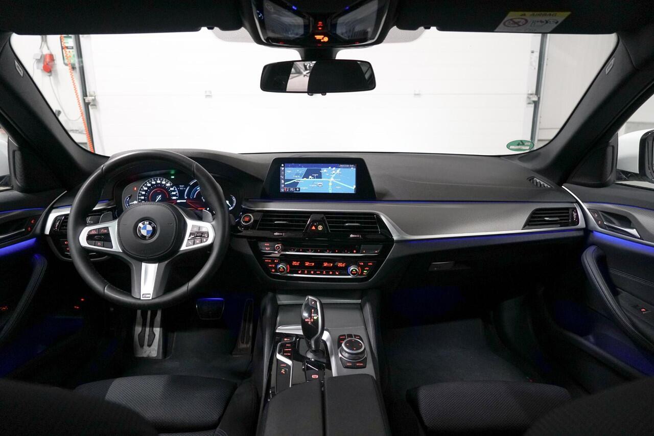 BMW 5-SERIE 530e M-Sport | Schuifdak | Hifi | Camera