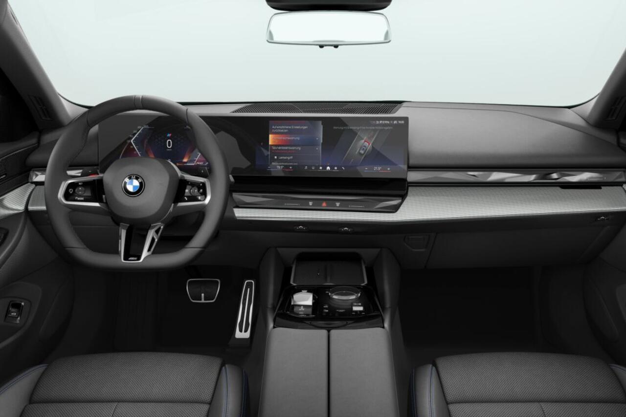 BMW 5-SERIE Touring 520i | M Sport |Travel Pack | Comfort Pack | Trekhaak