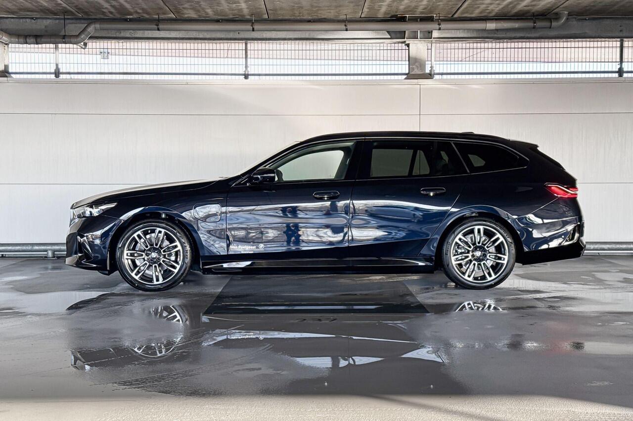 BMW 5-SERIE Touring 530e | M Sportpakket | Innovation Pack | Travel Pack | Comfort Pack | Trekhaak