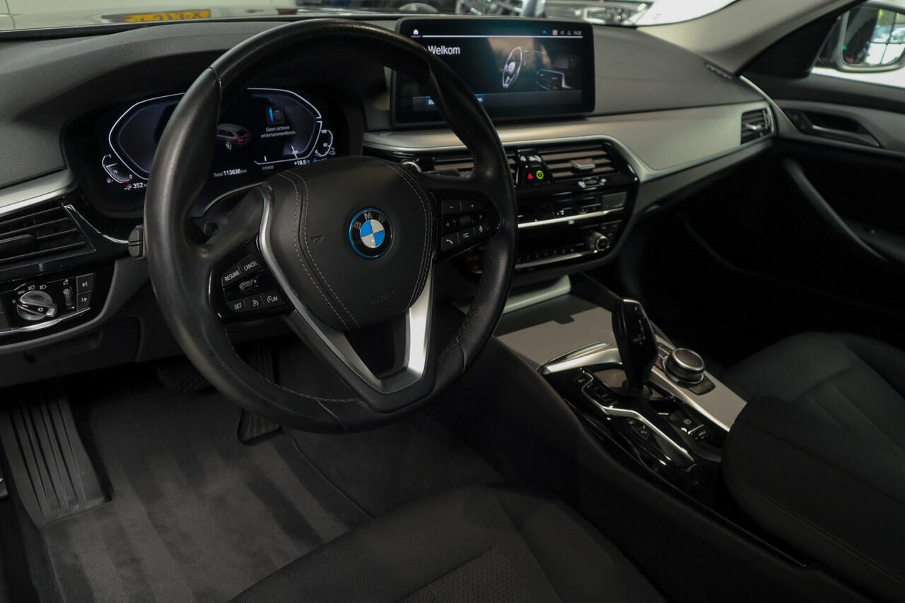 BMW 5-SERIE Touring 520e Navi Climate Elektr. achterklep PDC Virtual DAB Elektr. verstelbare stoelen Stoelverwarming Cruise LM velgen BTW auto
