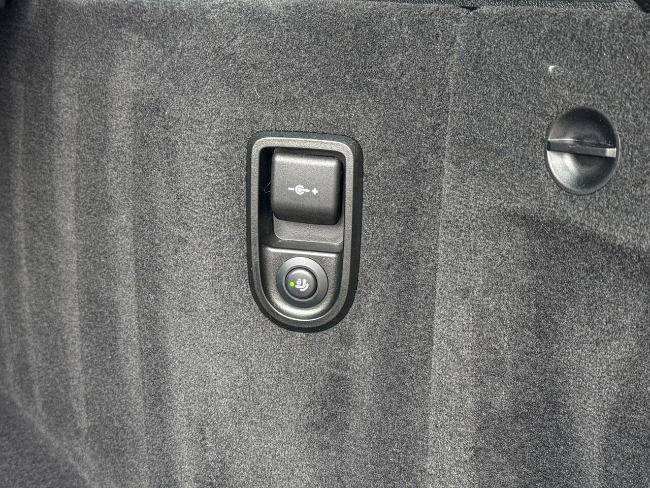 BMW 5-SERIE Touring 520i M Sport | Trekhaak | Panoramadak