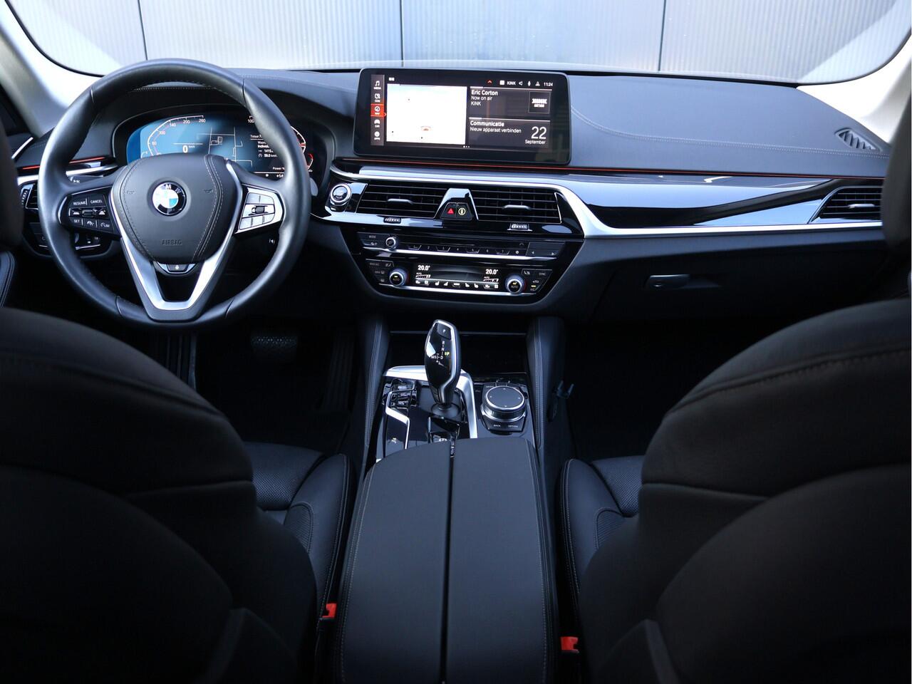 BMW 5-SERIE 520d Business Edition Plus | ACC | Laser | HUD | Dakje | Active Steering |