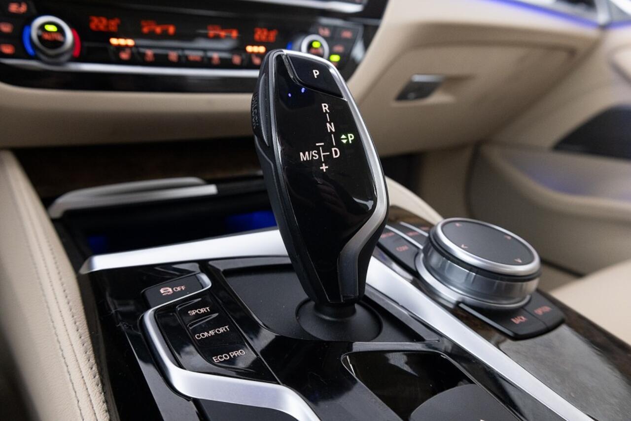 BMW 5-SERIE 530 e Luxury Line iPerformance | LEDER | Full LED | NAVI | ECC | harman/kardon | PHEV