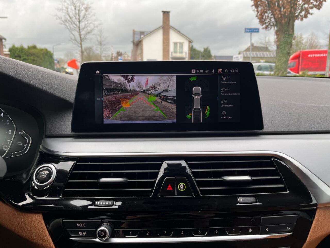 BMW 5-SERIE TOURING 530E HIGH EXECUTIVE / LEDER / CAMERA / CARPLAY / ELEK. TREKHAAK