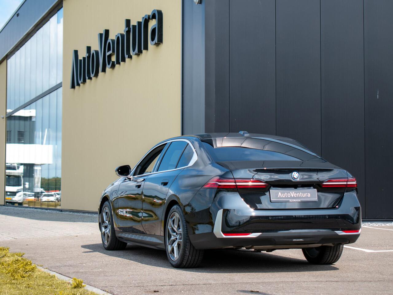 BMW 5-SERIE 550e xDrive | Adapt. LED | Adapt. Cruise | Stoelverwarming | Harman Kardon | 360 Camera | Elek. Trekhaak