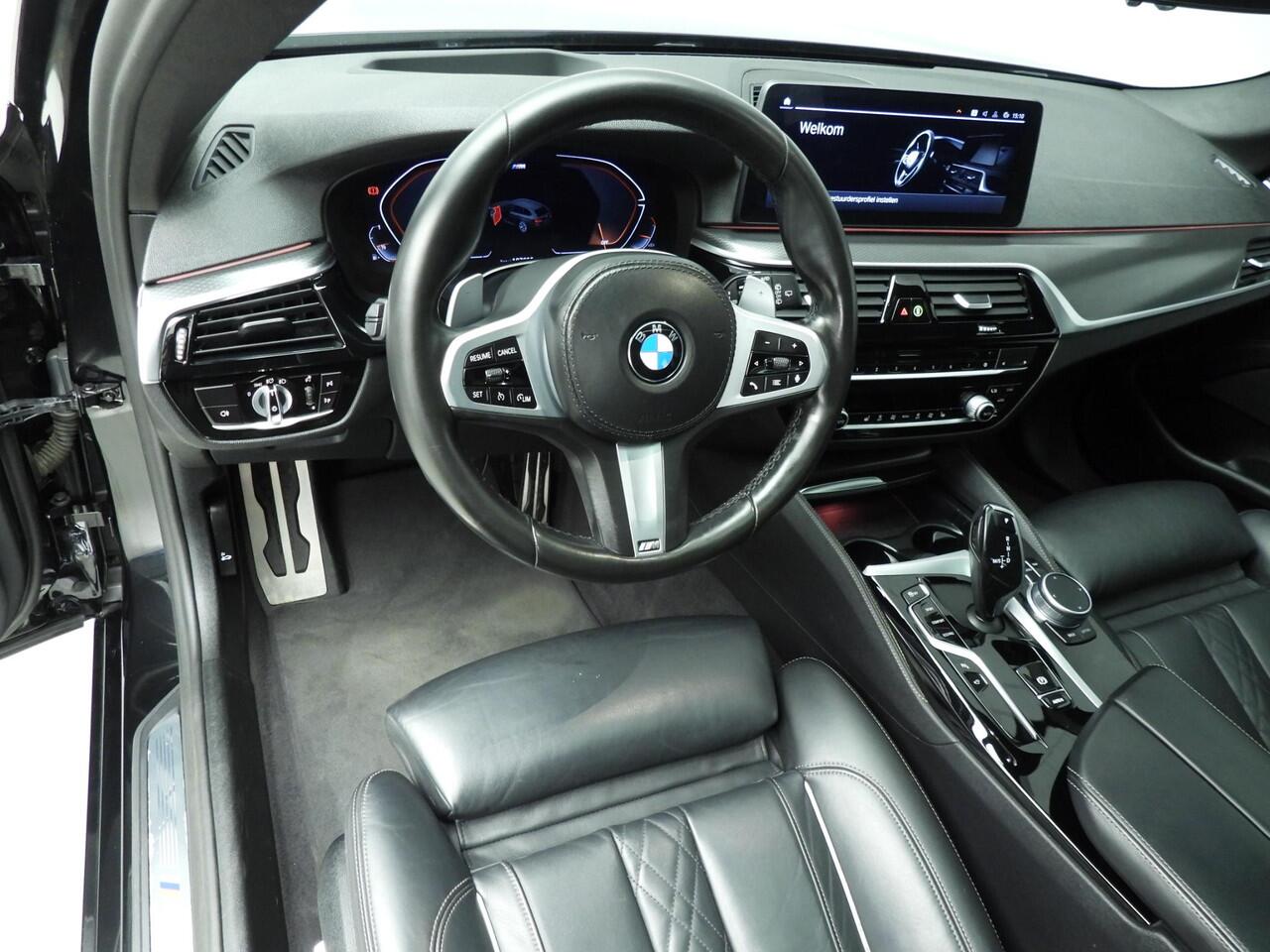BMW 5-SERIE Touring 530i | M-Sportpakket | Laserlicht | Leder | HUD | Schuifdak | Trekhaak | Comfortzetels | DAB | Hifin speakers | Alu 20 inch