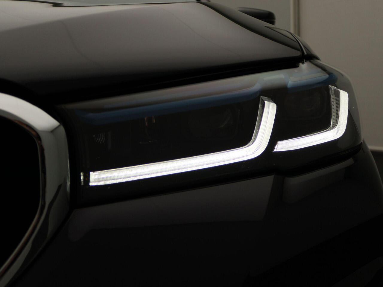 BMW 5-SERIE Sedan 540i M Sportpakket | 4-zone airco | Head-Up Display | Harman Kardon | Driv Ass Prof | 20"