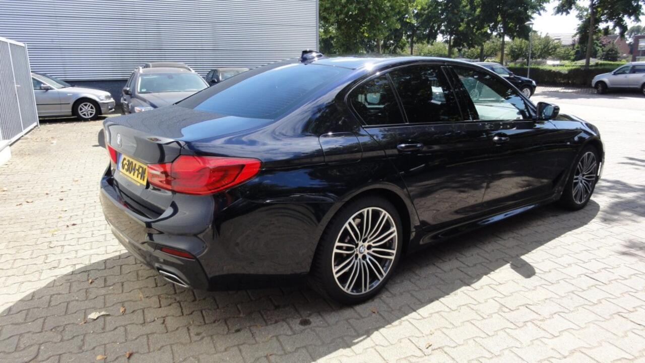 BMW 5-SERIE 520i High Executive. M-Pakket.
