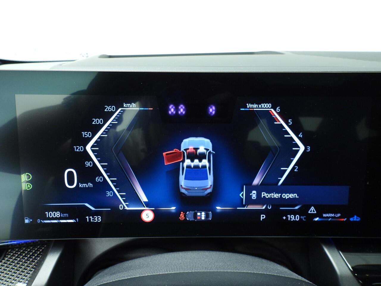 BMW 5-SERIE Sedan 520d | M-Sportpakket | LED | Leder | HUD | Trekhaak | Schuifdak | Active cruise | DAb | Bowers & Wilkins sound | Alu 21 inch | Ekris Selection