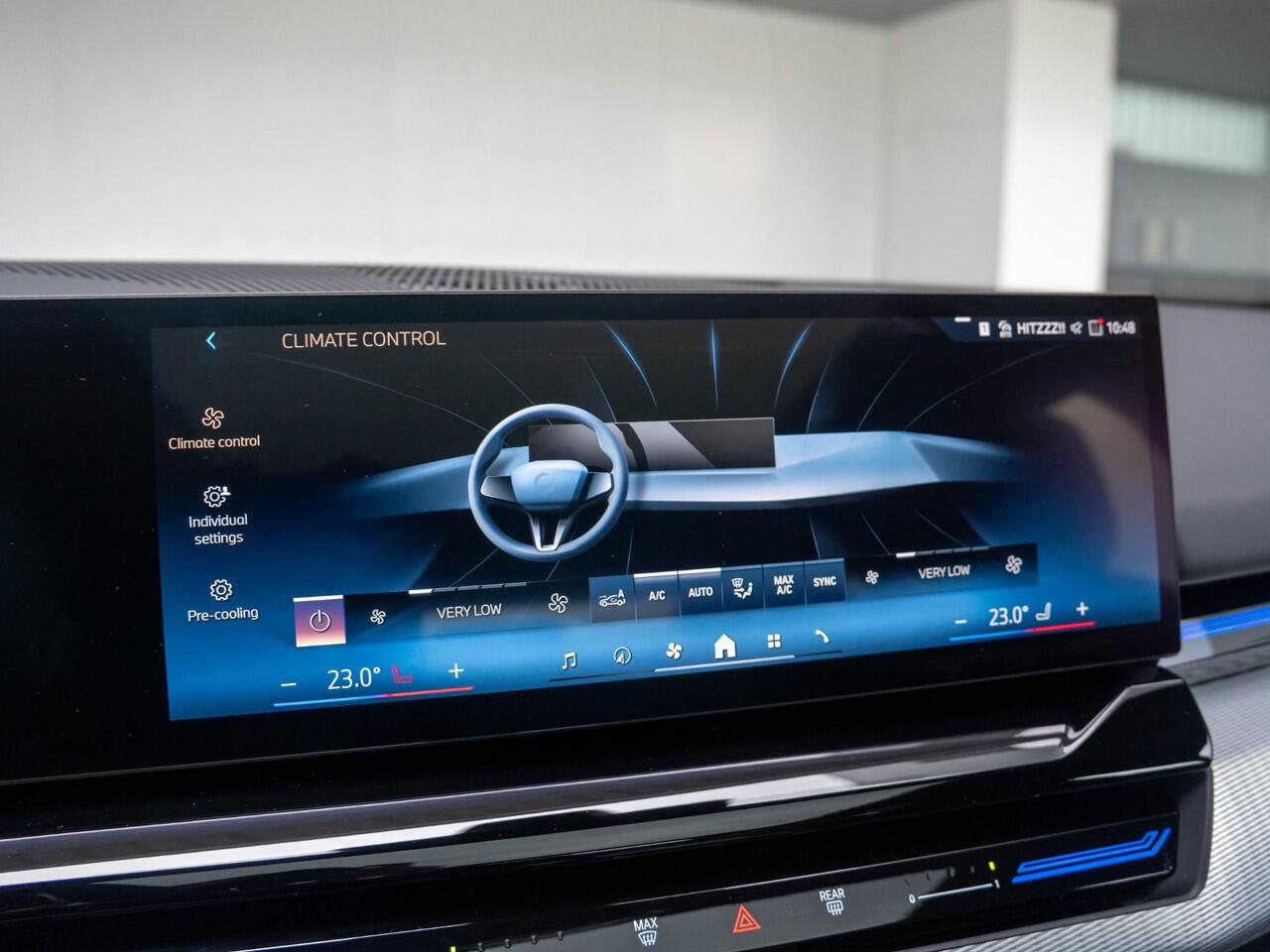 BMW 5-SERIE Touring 520i | M Sportpakket Pro | Innovation Pack | Panoramadak | Comfort Access | Stoelventilatie | Harman-Kardon | 20'' | Trekhaak