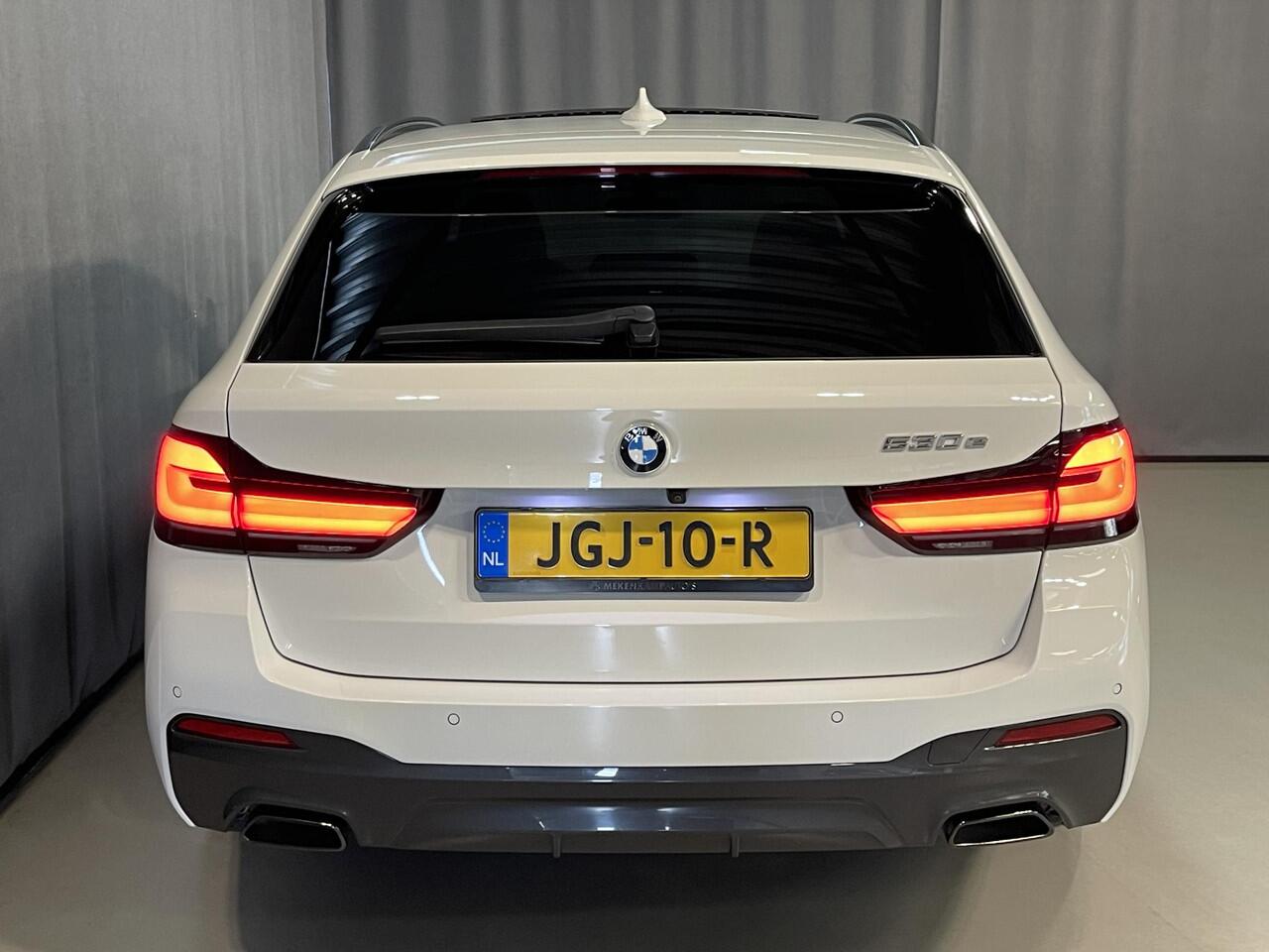 BMW 5-SERIE Touring 530e High Executive M Sport 20"/Soft Close/Active Steering/Panoramadak/Laser LED/Leder/Head-up/Keyless/Stoelverwarming + koeling/Adaptieve cruise/Dodehoek/Camera/Apple Carplay & Android Auto