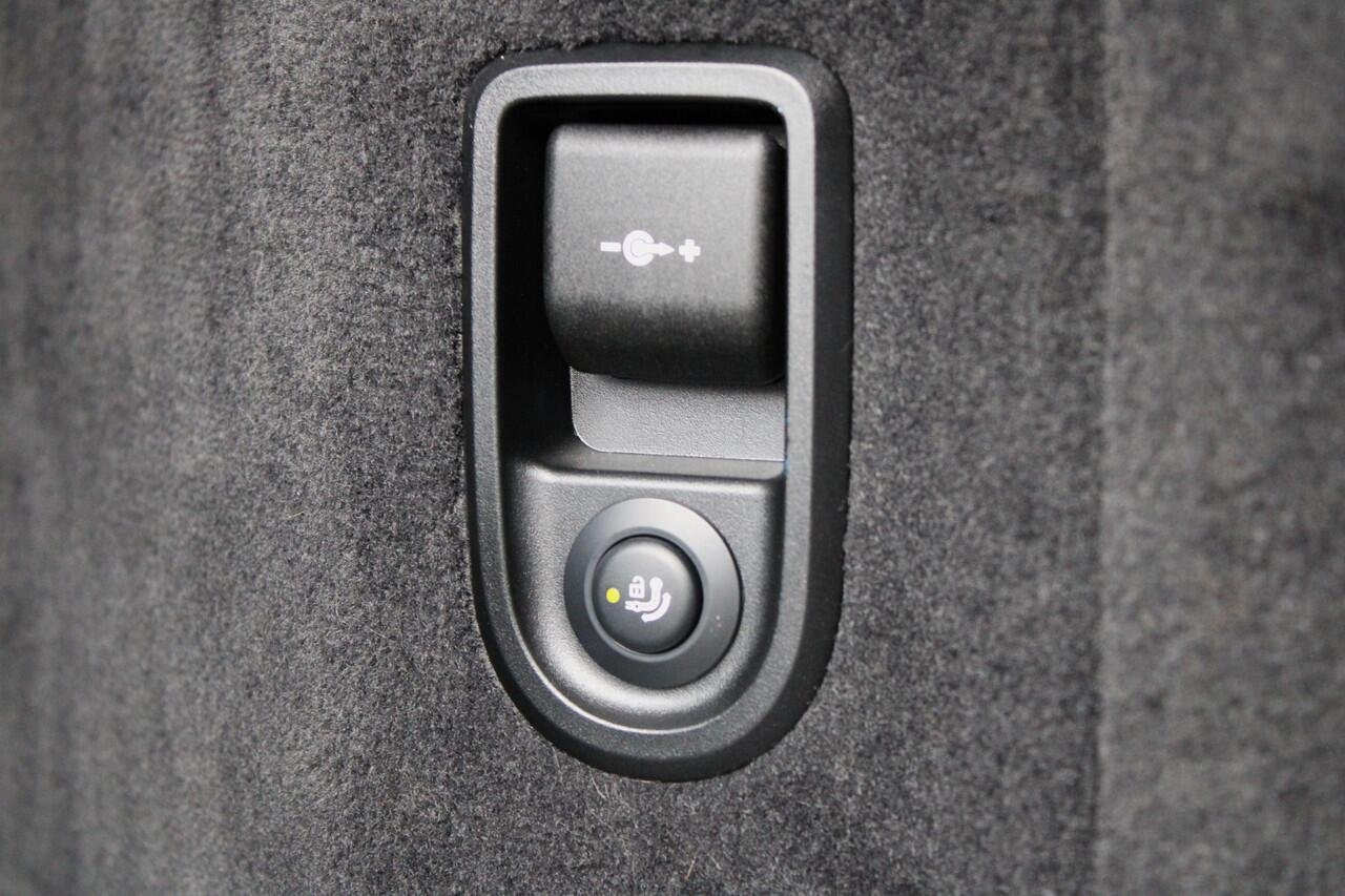 BMW 5-SERIE Touring 530d M-Sport - Trekhaak - Pano - Laser - HUD - 360 Camera - Keyless - Sportstoelen - H&K - Fabrieksgarantie - Rijklaar