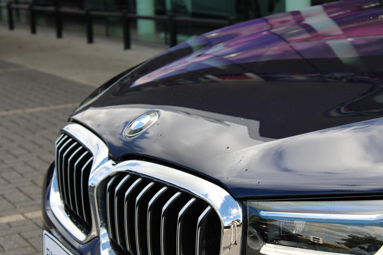 BMW 5-SERIE 530i High Executive M Sport Automaat / Schuif-Kanteldak / Trekhaak / Laserlight / M Sportonderstel / Live Cockpit Professional