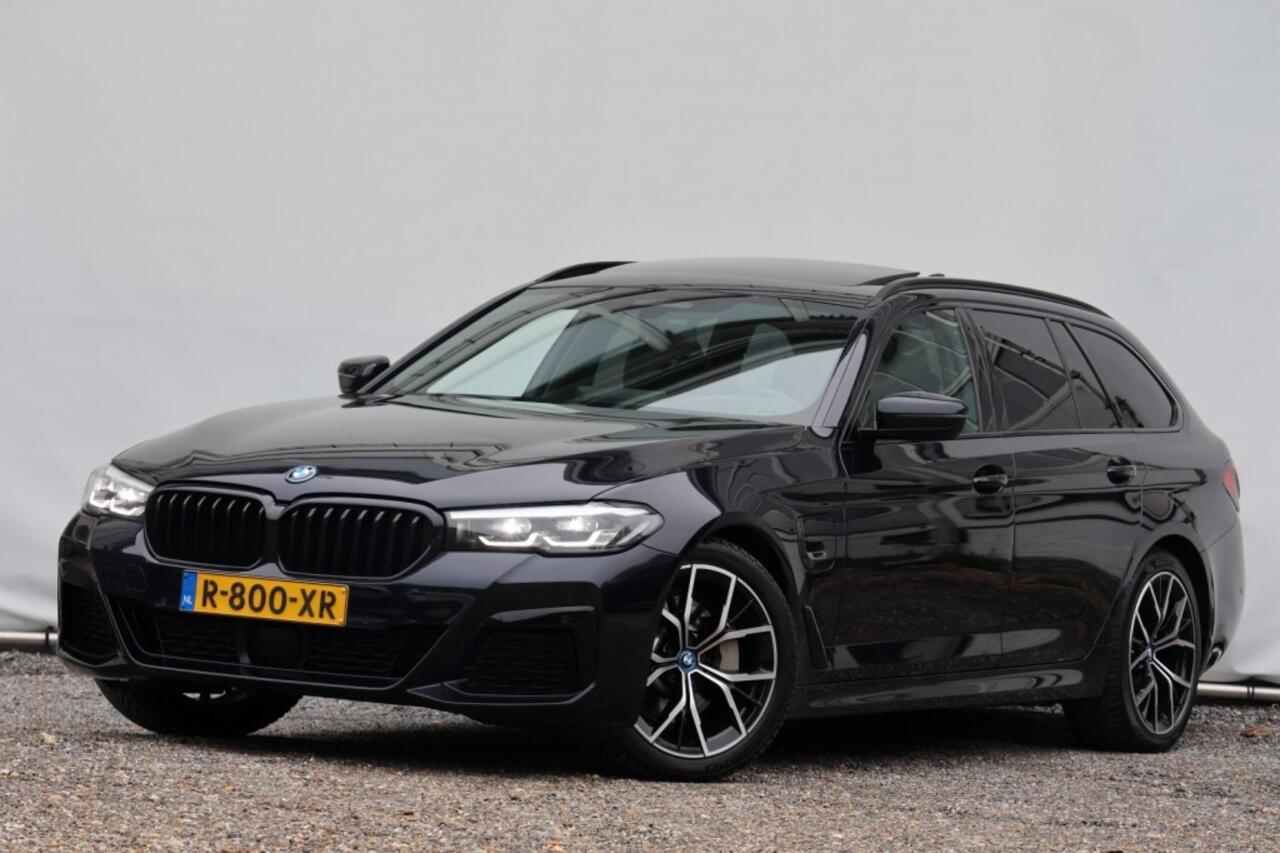 BMW 5-SERIE Touring 530e M-Sport - 292 pk **Pano / Trekh / Head up / Harman Kardon