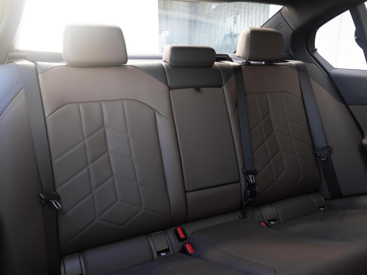 BMW 5-SERIE Sedan 520i | M Sportpakket | Innovation Pack | Travel Pack | Comfort Pack | Ekris Selection