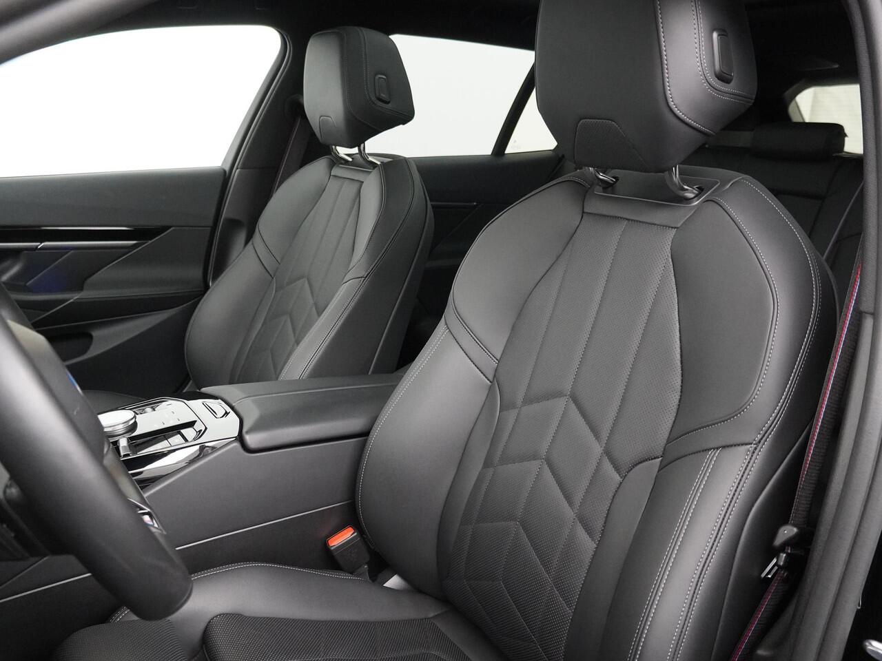 BMW 5-SERIE Touring 540d xDrive | M Sport Pro | Standkachel | Driving Assitant Professional | Trekhaak |