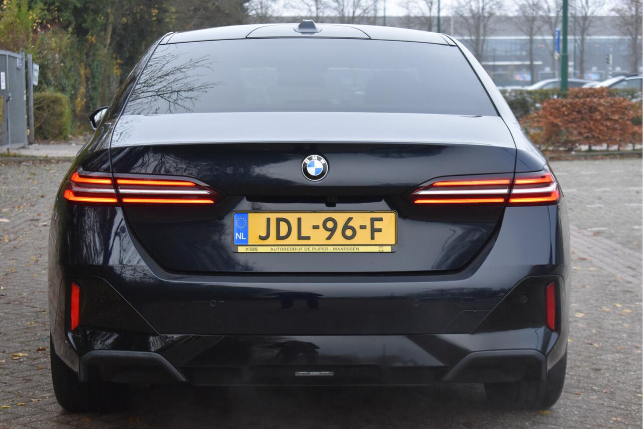 BMW 5-SERIE 520i M-Sport Comfort pack 208 pk | Vol | Pano.dak | HUD | Harman/Kardon | Keyless | Memory stoelen | 360 gr.camera | Stoelverkoeling