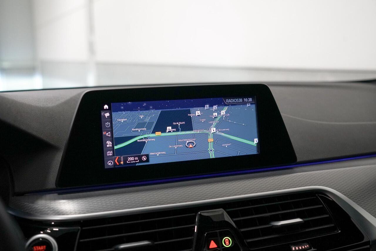 BMW 5-SERIE 530e M-Sport | Schuifdak | Hifi | Camera