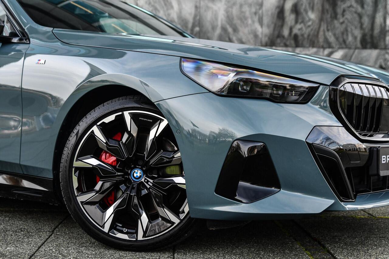 BMW 5-SERIE 550e xDrive M-sport|Panoramadak|Trekhaak|Head-up|B