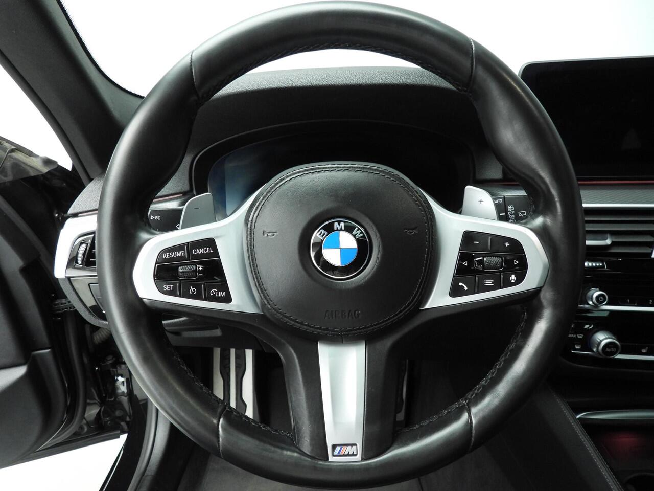 BMW 5-SERIE Touring 530i | M-Sportpakket | Laserlicht | Leder | HUD | Schuifdak | Trekhaak | Comfortzetels | DAB | Hifin speakers | Alu 20 inch