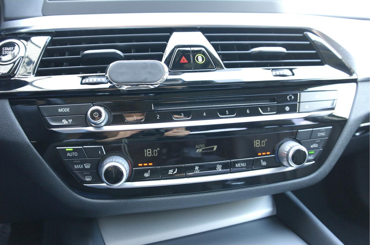 BMW 5-SERIE 520i High Executive Edition | Leder | Cruise | 20'' | Clima | Navi