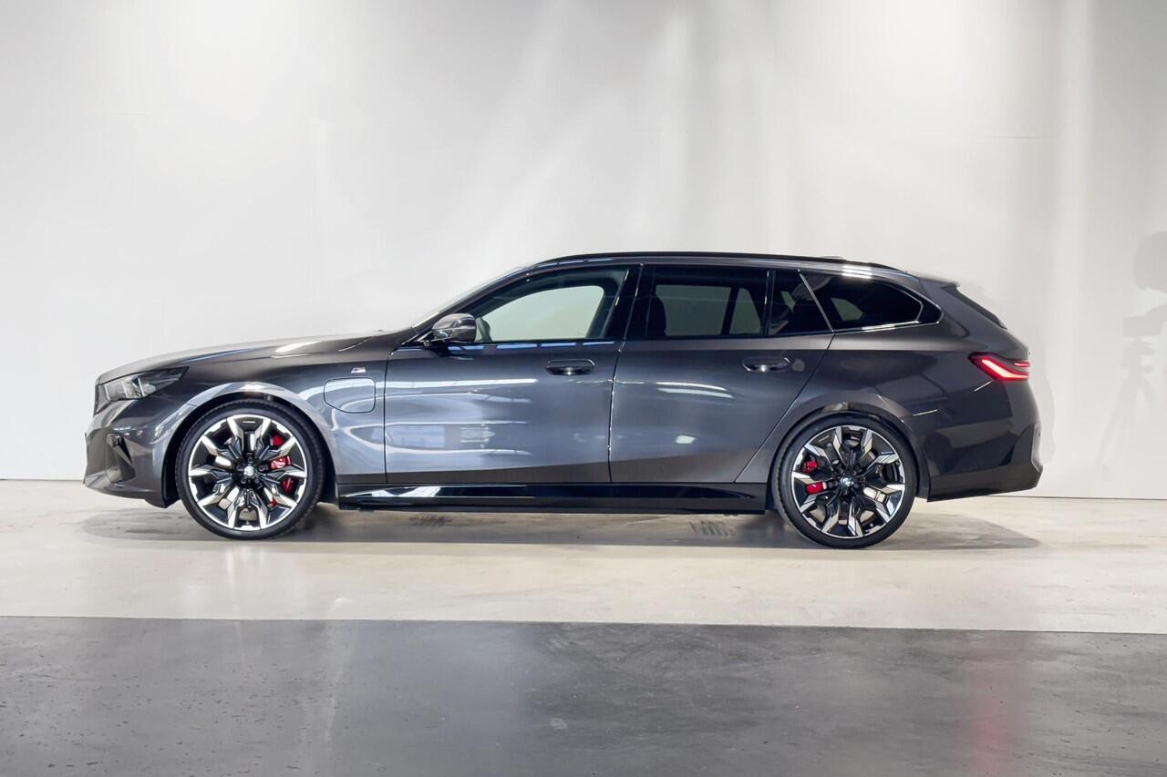 BMW 5-SERIE Touring 550e xDrive Innovation Pack M Sportpakket Pro Aut.