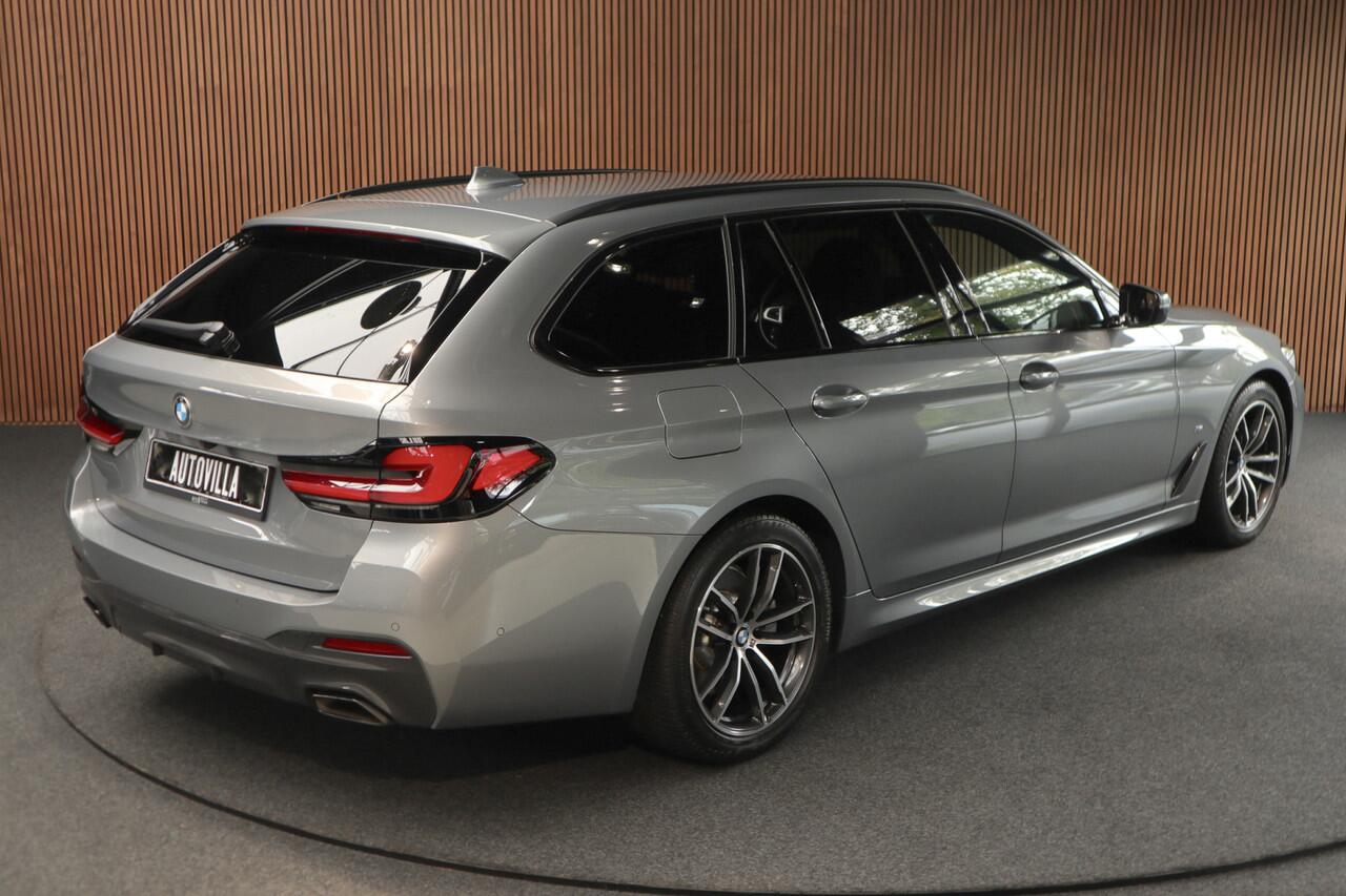 BMW 5-SERIE Touring 520i Mpakket HUD Navi Elektr. achterklep Camera Carplay Virtual Elektr. uitklapbare trekhaak Matrix ACC Stoelverwarming DAB Climate (3-zone) PDC Memory LM velgen BTW auto