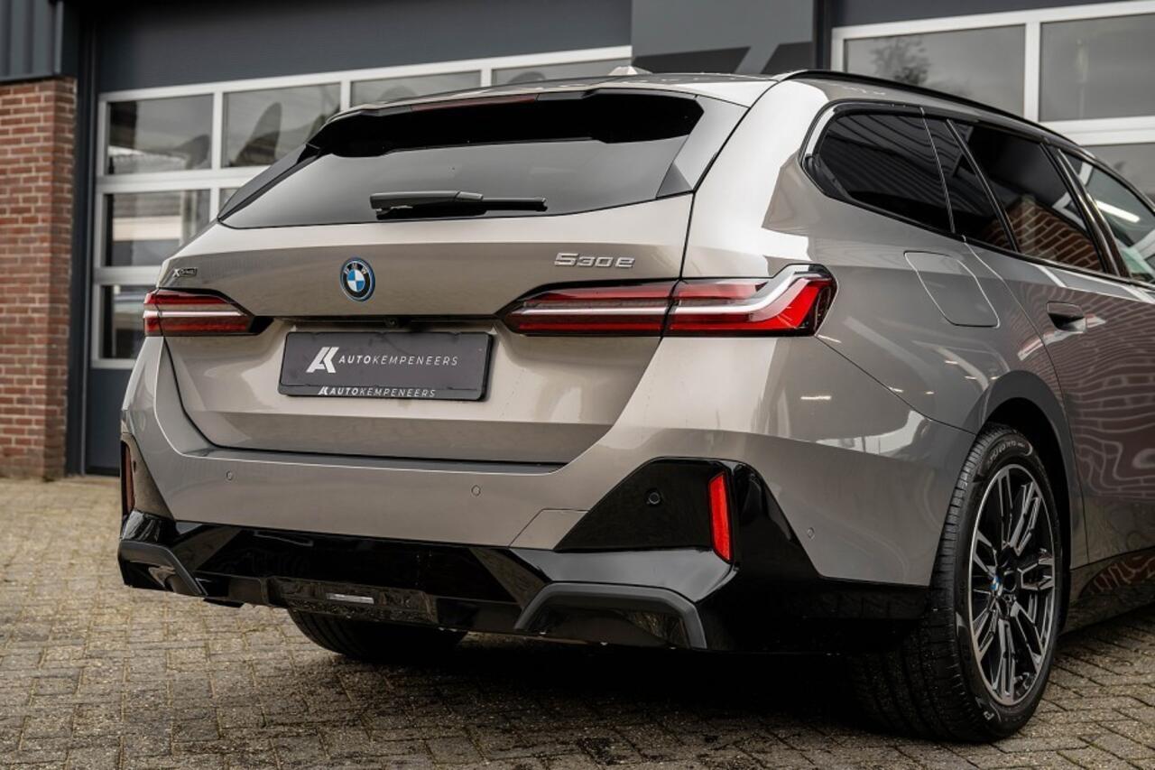 BMW 5-SERIE 530e xDrive M Sport | Harman/Kardon | Trekhaak | Camera | ACC | Leder | 19 Inch |