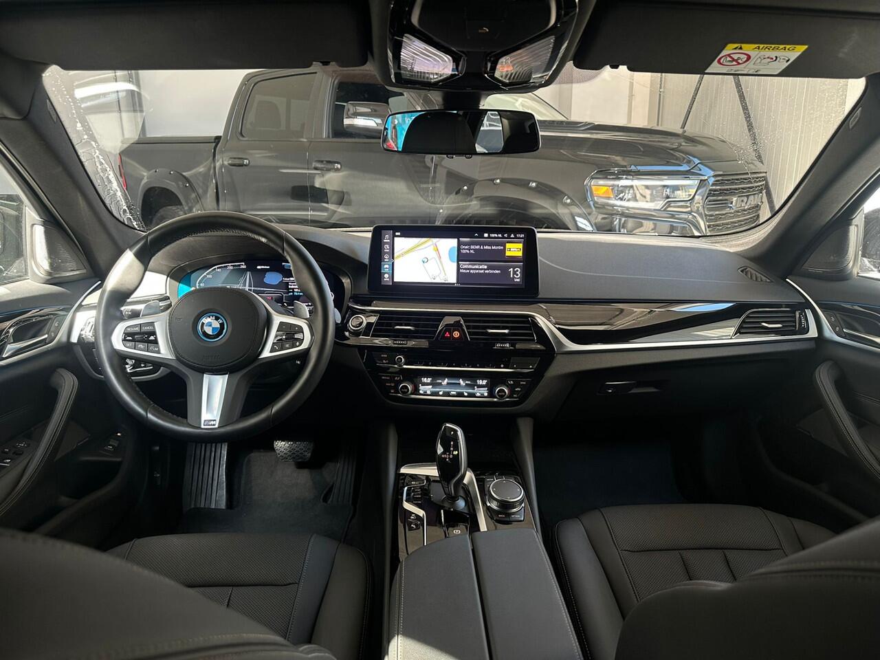BMW 5-SERIE Touring 530e xDrive Business Edition Plus Headup/Laser/Harman-Kardon/Leder/Cam