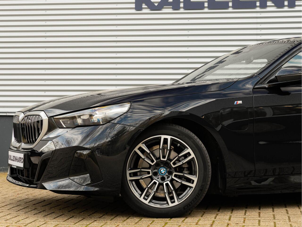 BMW 5-SERIE Touring 530e M-Sport - Pano - Trekhaak - Driving Ass - Camera