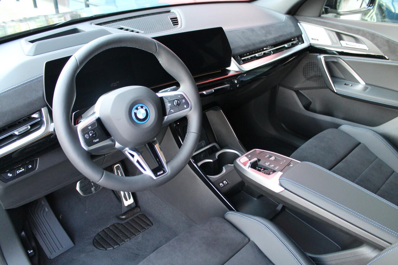 BMW 5-SERIE Touring 530e M Sport Automat / Panoramadak / Trekhaak / Stoelventilatie / Adaptieve LED / Parking Assistant Plus / Comfort Access