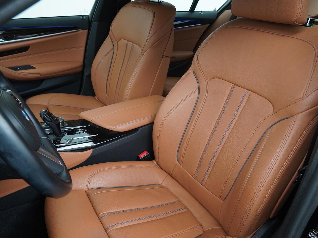 BMW 5-SERIE 520i Business Edition Plus M Sportpakket | Laserlight | HiFi |