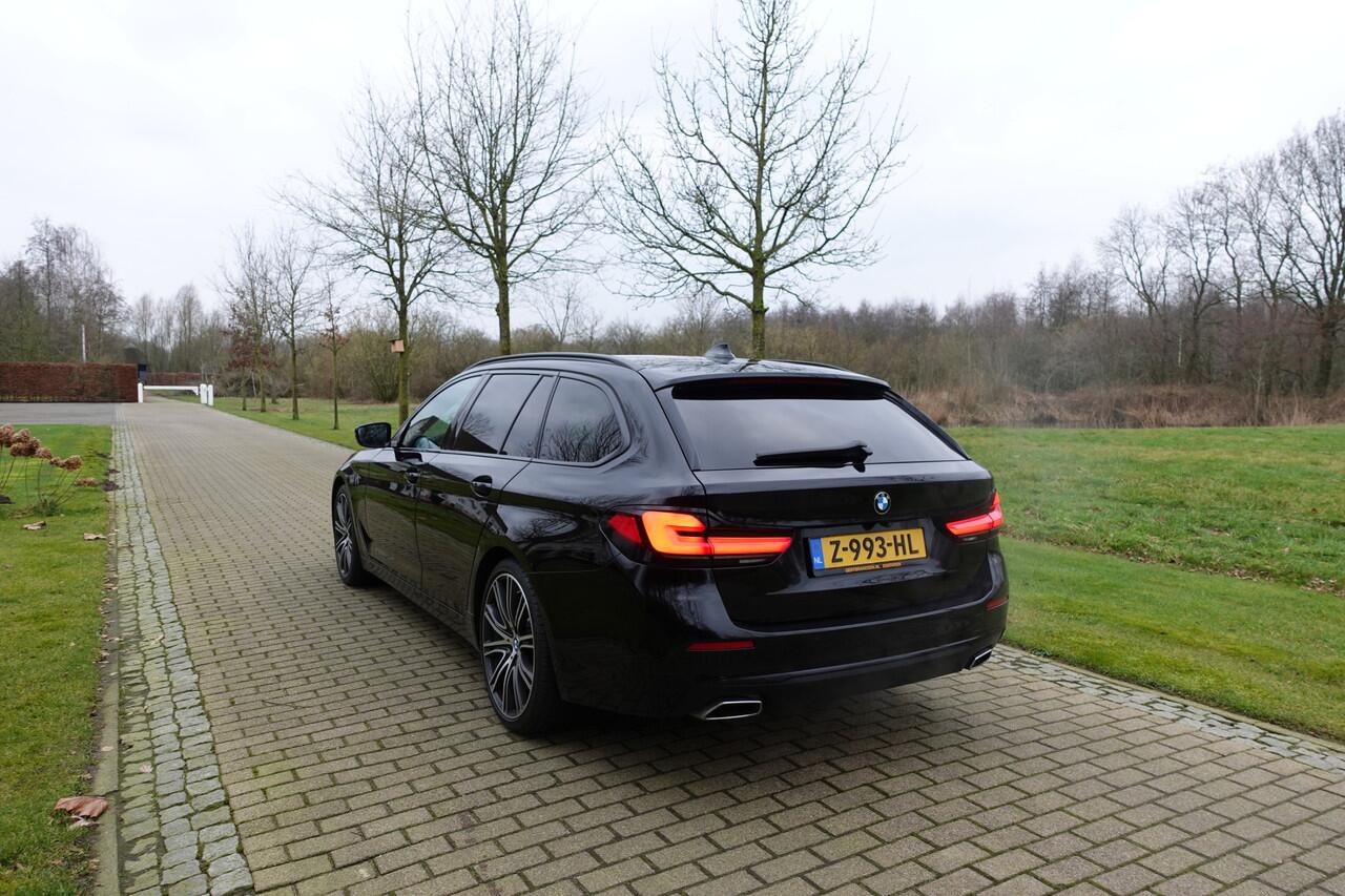 BMW 5-SERIE Touring 520i High Executive Edition | Cruise control | Luchtvering | Stoelverwarming | LED |