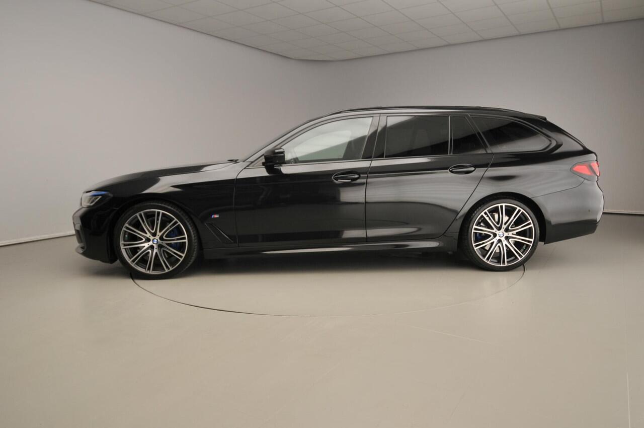 BMW 5-SERIE Touring 530i | M-Sportpakket | Laserlicht | Leder | HUD | Schuifdak | Trekhaak | Comfortzetels | DAB | Hifin speakers | Alu 20 inch